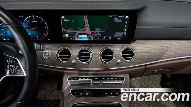 Mercedes-Benz E-Class 2021 — Şəkil 14/20