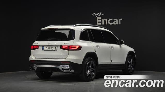 Mercedes-Benz GLB-Class 2021 — Фото 2/20