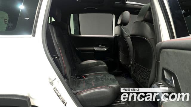Mercedes-Benz GLB-Class 2021 — Фото 12/20