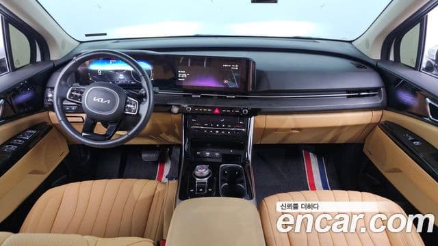 Kia Carnival 2023 — ფოტო 7/20