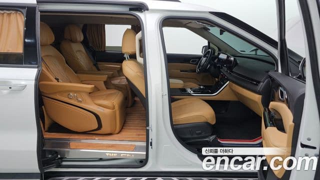 Kia Carnival 2023 — Photo 8/20