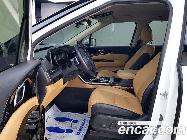 Kia Carnival 2021 — Фото 7/20