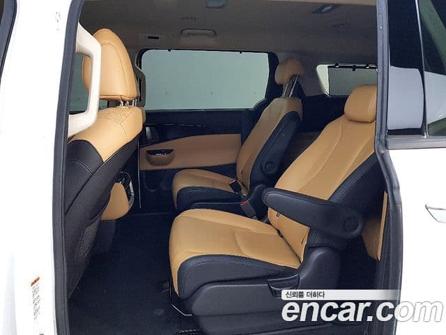 Kia Carnival 2021 — Фото 8/20