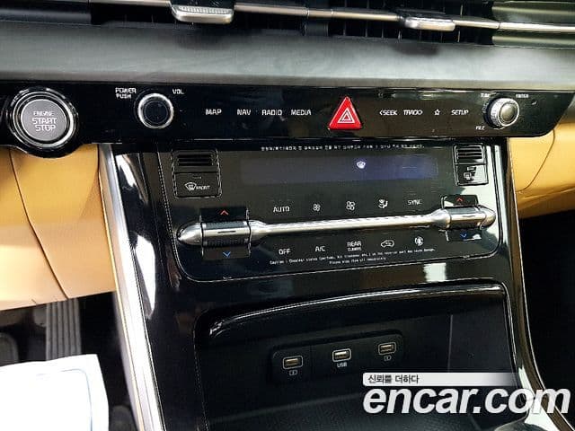 Kia Carnival 2021 — Фото 10/20