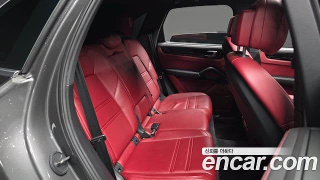 Porsche Cayenne 2019 — Photo 3/20
