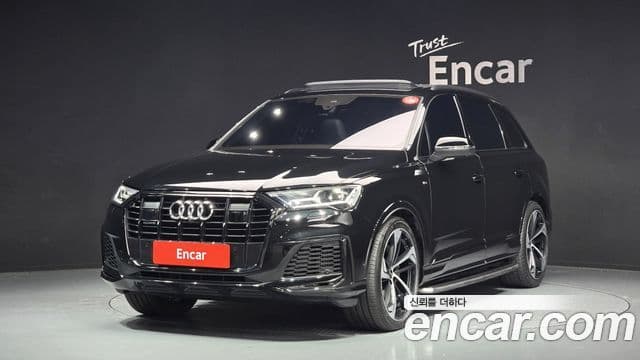 Audi Q7 2022 — Photo 2/20