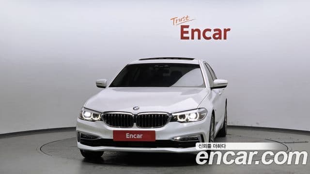 BMW 5 Series 2018 — ფოტო 2/20