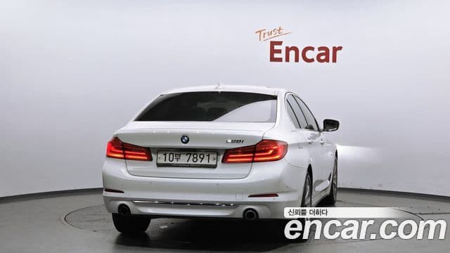BMW 5 Series 2018 — ფოტო 3/20