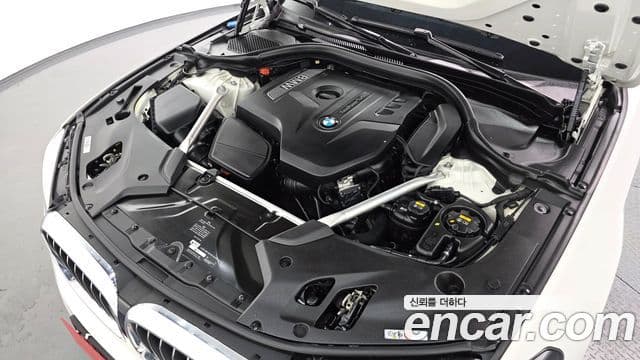 BMW 5 Series 2018 — ფოტო 5/20