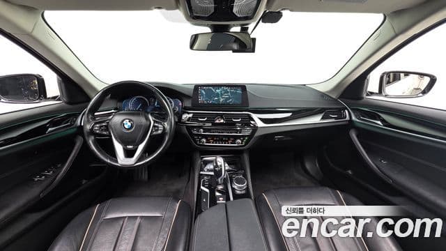 BMW 5 Series 2018 — ფოტო 6/20