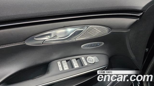 Genesis GV70 2021 — Şəkil 16/20