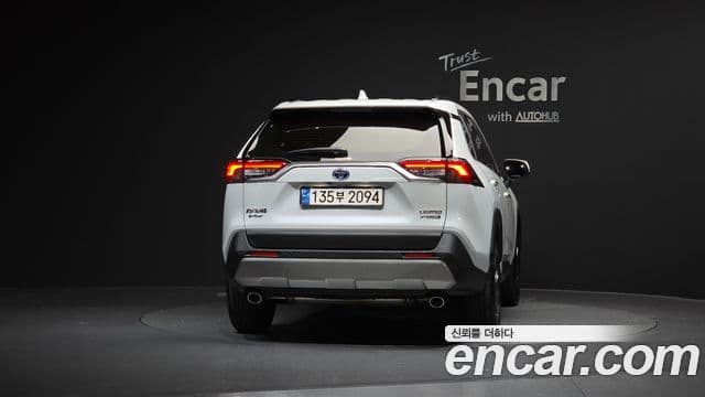 Toyota RAV4 2024 — Şəkil 8/20