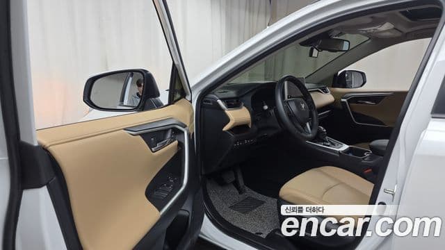 Toyota RAV4 2024 — Şəkil 6/20