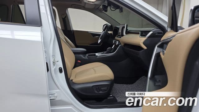 Toyota RAV4 2024 — Şəkil 7/20