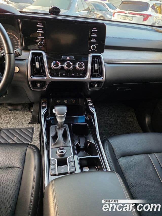 Kia Sorento 2021 — Şəkil 15/20