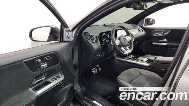 Mercedes-Benz GLA-Class 2022 — Şəkil 10/20