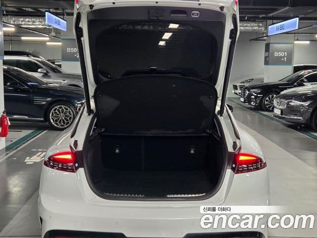 Kia Stinger 2022 — ფოტო 5/20