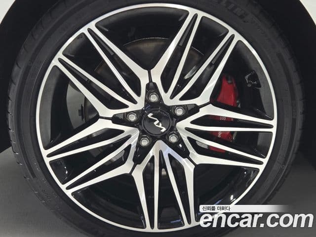 Kia Stinger 2022 — ფოტო 20/20