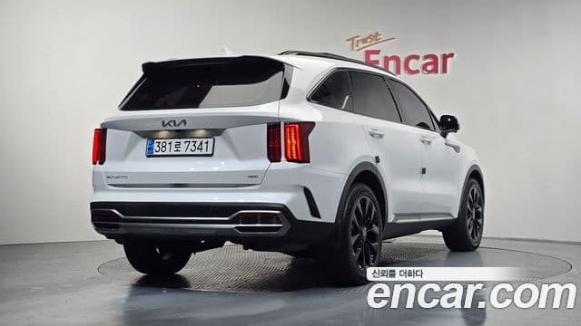 Kia Sorento 2022 — ფოტო 2/20