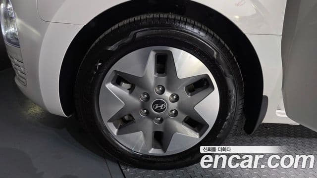 Hyundai Staria 2025 — ფოტო 5/20