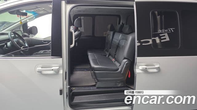 Hyundai Staria 2025 — ფოტო 11/20
