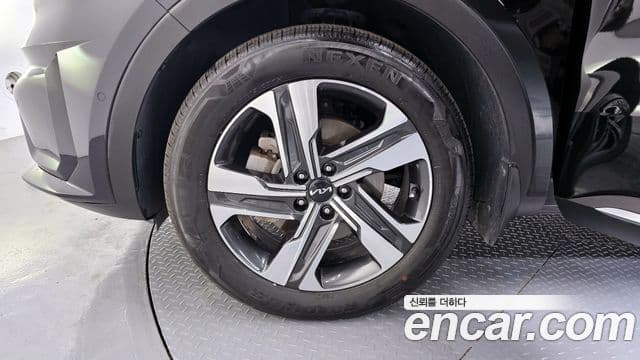 Kia Sorento 2022 — Фото 5/20