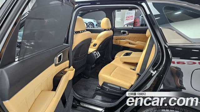 Kia Sorento 2022 — Фото 11/20