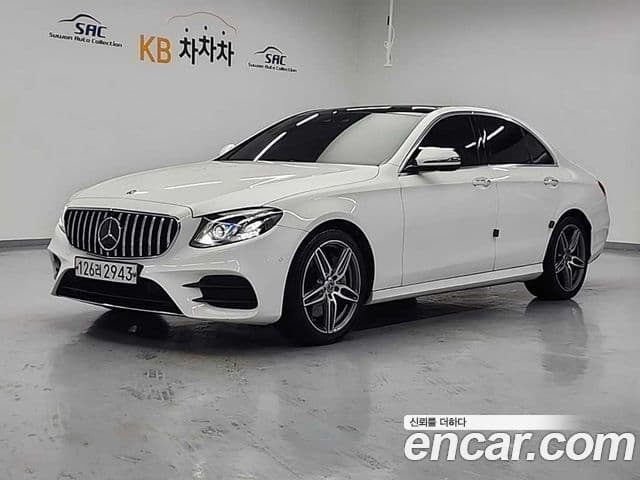 Mercedes-Benz E-Class 2020 — Photo 7/19
