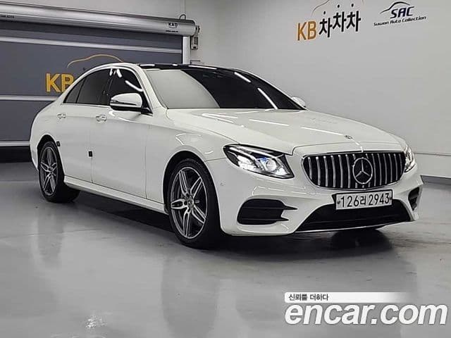Mercedes-Benz E-Class 2020 — Photo 10/19