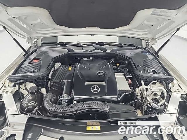 Mercedes-Benz E-Class 2020 — Photo 3/19