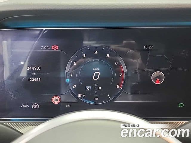 Mercedes-Benz E-Class 2020 — Photo 17/19