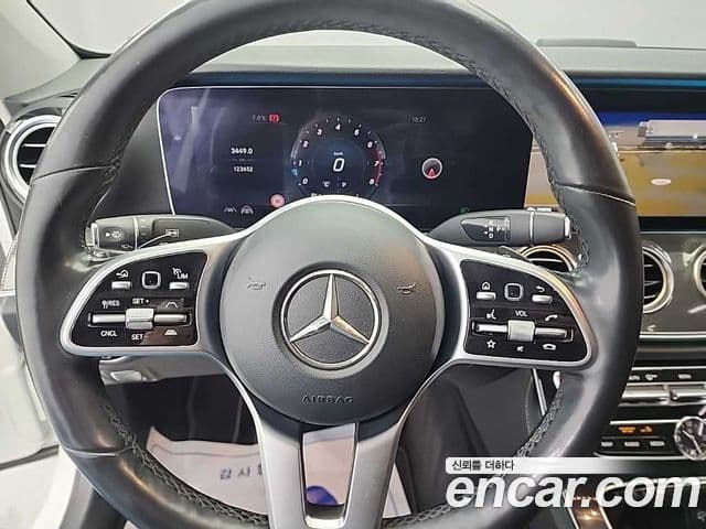 Mercedes-Benz E-Class 2020 — Photo 14/19