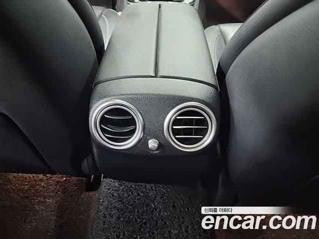 Mercedes-Benz E-Class 2020 — Photo 6/19