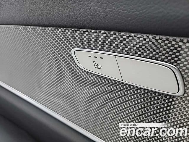 Mercedes-Benz E-Class 2020 — Photo 2/19
