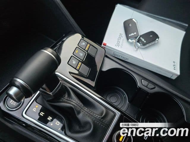 Kia Sportage 2023 — Şəkil 13/20