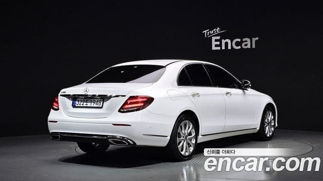 Mercedes-Benz E-Class 2019 — Şəkil 9/20