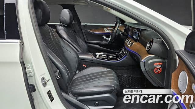 Mercedes-Benz E-Class 2019 — Şəkil 10/20