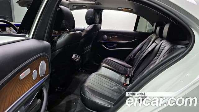 Mercedes-Benz E-Class 2019 — Şəkil 20/20