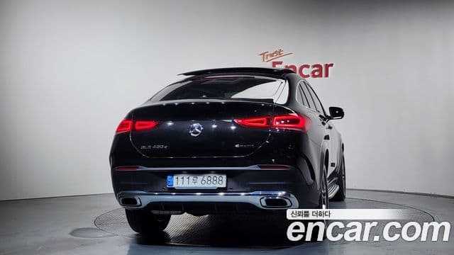 Mercedes-Benz GLE-Class 2021 — Photo 16/20