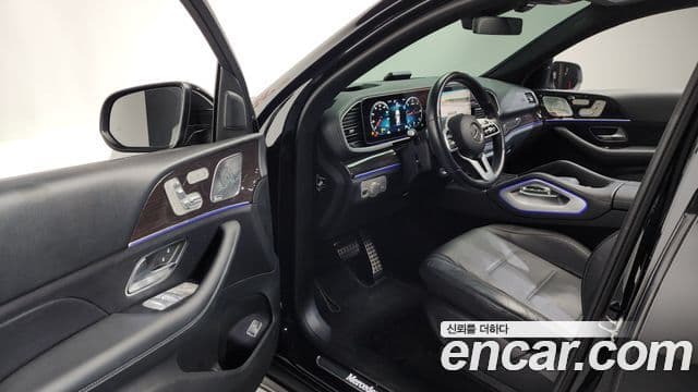 Mercedes-Benz GLE-Class 2021 — Photo 5/20