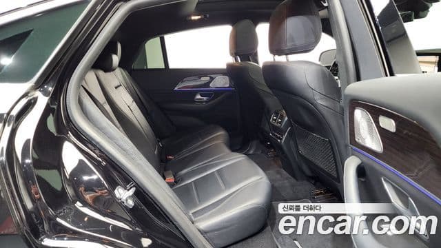 Mercedes-Benz GLE-Class 2021 — Photo 17/20