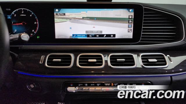 Mercedes-Benz GLE-Class 2021 — Photo 7/20