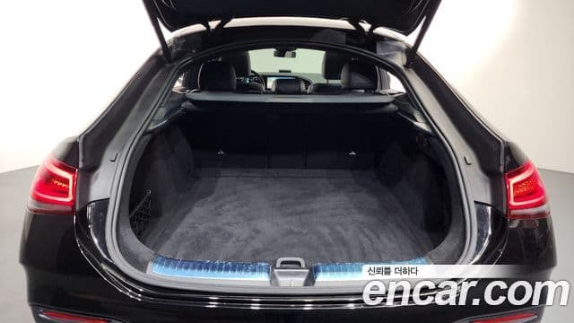 Mercedes-Benz GLE-Class 2021 — Photo 20/20