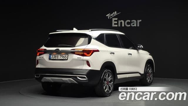 Kia Seltos 2020 — ფოტო 2/20