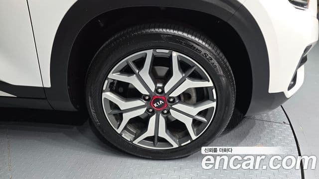 Kia Seltos 2020 — ფოტო 5/20