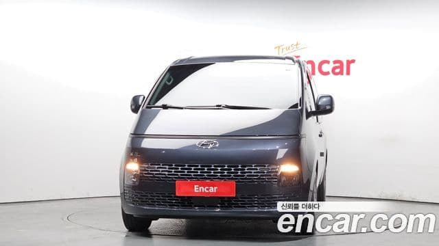 Hyundai Staria 2023 — ფოტო 2/20