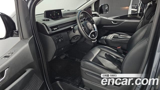 Hyundai Staria 2023 — ფოტო 11/20