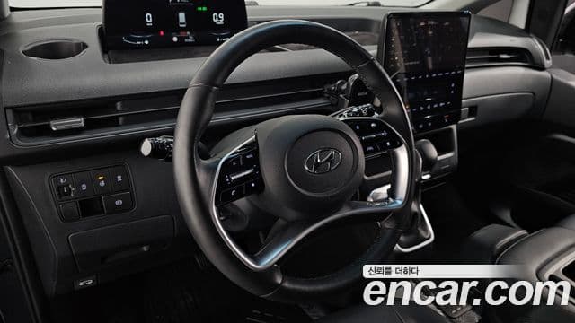 Hyundai Staria 2023 — ფოტო 13/20