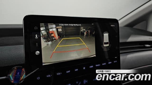 Hyundai Staria 2023 — ფოტო 15/20