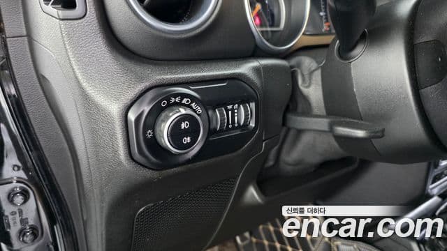 Jeep Wrangler 2018 — Photo 16/20
